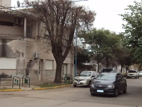 Casa 6 ambientes con 4 baños