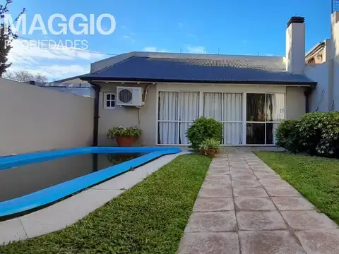 Casa en Venta con 2 cocheras