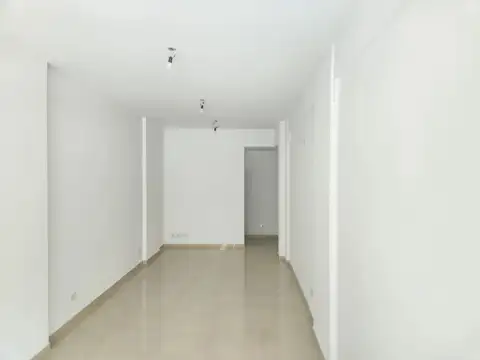 Jose A Cabrera 5900, Piso pb