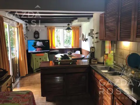 Casa en Venta con 3 cocheras