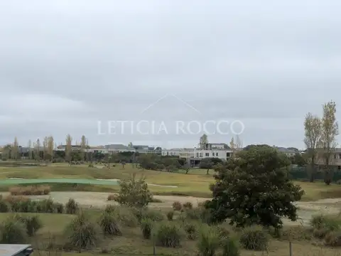 Casa 6 ambientes con 5 baños