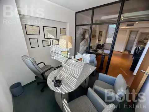 Oficina en Alquiler con 1 cochera