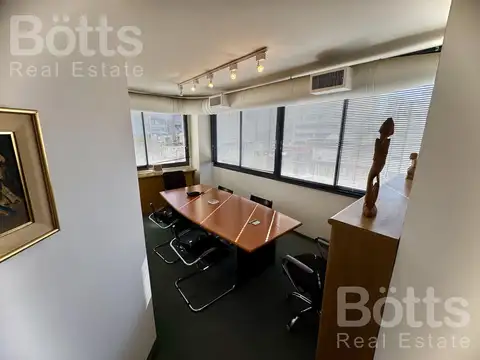 Alquiler Luminosa Oficina Microcentro Con Cochera