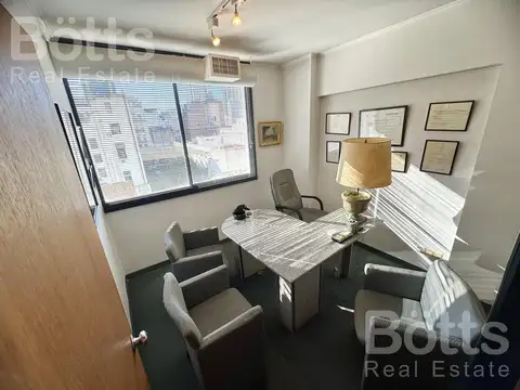 Oficina 6 ambientes con 2 baños