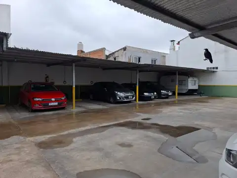 VENTA COMPLEJO DE COCHERAS EN BARRIO DON BOSCO