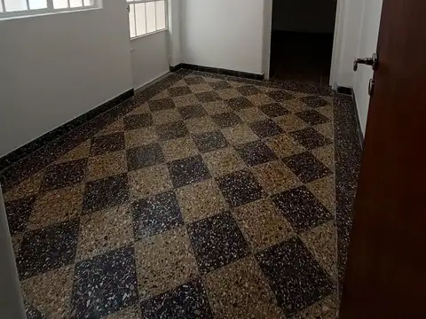 Depto Tipo Casa en Alquiler de 6 ambientes