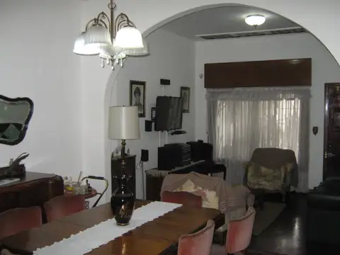 Depto Tipo Casa 6 ambientes con 2 baños