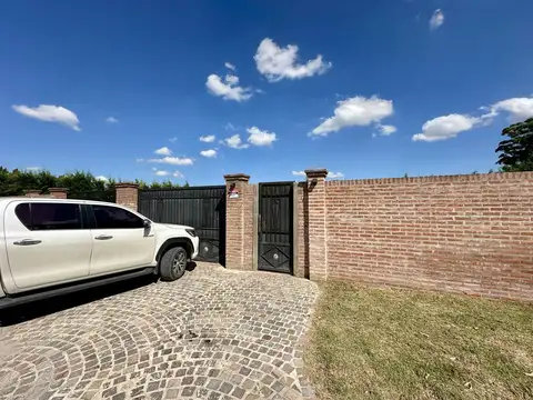 Casa 3 ambientes con 2 baños