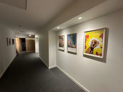 Oficina en Alquiler con 1 cochera