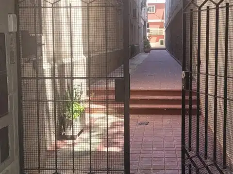 Departamento .P.h 4 Dormitorios y  terraza .  1 de Mayo 1300