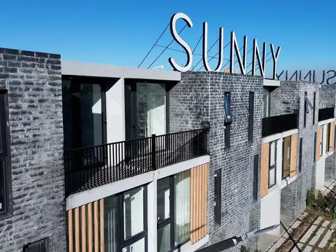 Venta Casa Triplex en  Complejo Sunny, Camino de los Remeros, Tigre, Gba Norte. FINANCIACION