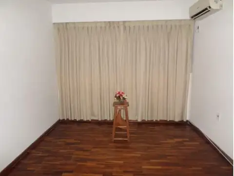 Francisco Muñoz 100, Piso 4