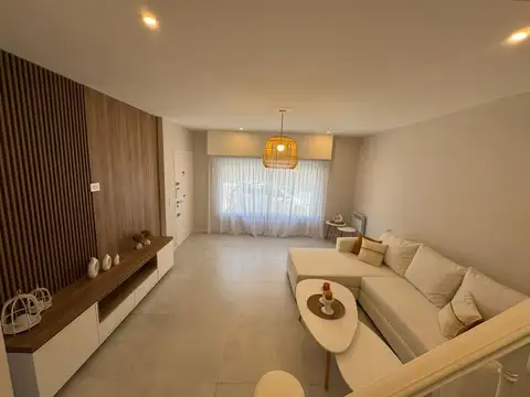 Depto Tipo Casa en Venta de 5 ambientes