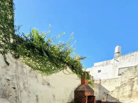 Casa 5 ambientes con 1 baño