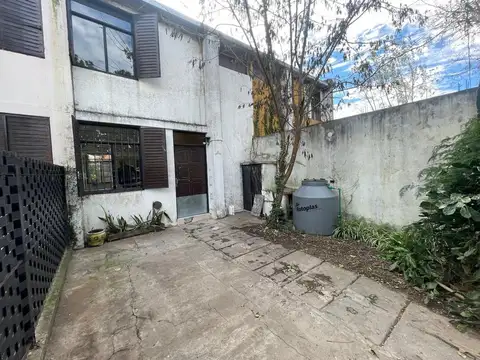 DUPLEX EN VENTA DE 3 DORMITORIOS Y PATIO