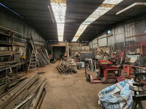 Galpon en Venta 50  mts Fondo