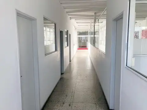 Oficina 6 ambientes con 2 baños