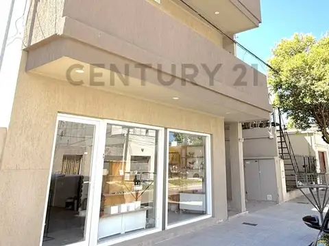 Avellaneda 400, Piso 0