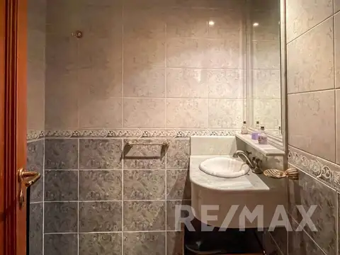 Venta de Galpón Industrial 1100 m2 en La Tablada