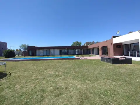 Casa en Alquiler de 4 dormitorios