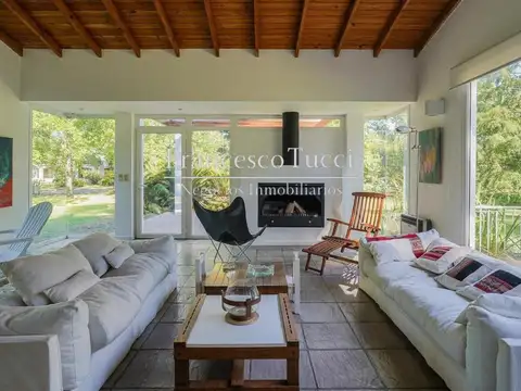 Casa en Venta con 1 cochera