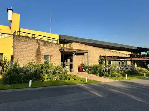 Terreno / Lote en venta de 947m2 con fondo a Verde. Altos de Campo Grande. Pilar 100