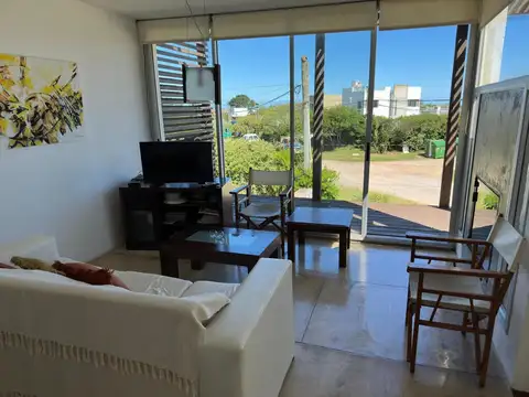 Casa en Alquiler Temporal en La Barra, USD 9.500