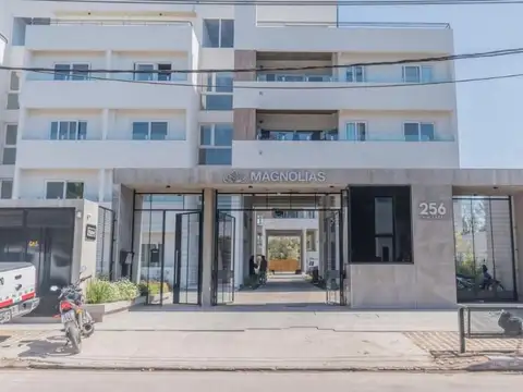 Departamento en Venta de 3 Ambientes con cochera en Complejo Magnolias, Ranelagh