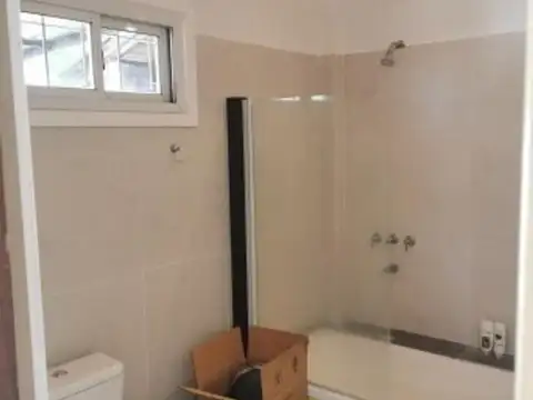Casa 2 ambientes con 1 baño