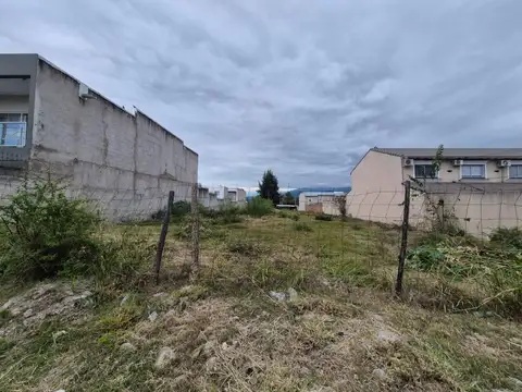 Terreno en calle O. Andrade - B Grand Bourg