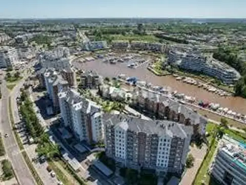 Avenida del Puerto al 300