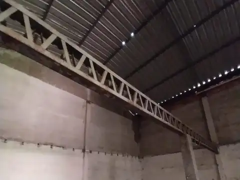 Galpon en Venta 10  mts Frente