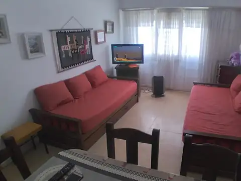 Departamento 2 ambientes sobre linea de mar, Zona Centro, Villa Gesell.-