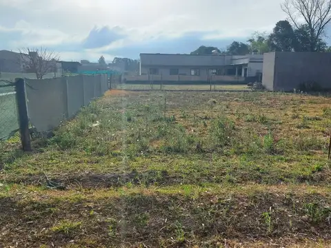 Cerrilos. Los Olmos. Mza 2. Lote 100