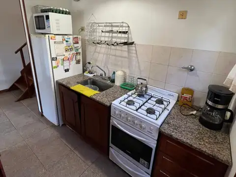 Coronel De Marina Leandro Rosales , Piso Av