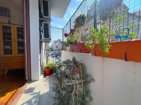 3 ambientes   escritorio con balcón — Excelente planta en San Telmo