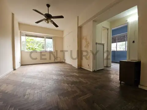 Venta departamento 3 Ambientes con Patio – A Refaccionar- en Constitución