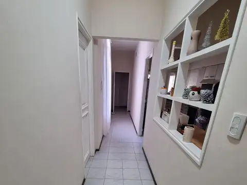 Casa 5 ambientes con 2 baños