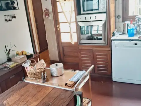 Parque Chacabuco Casa 5 Ambientes con Garaje, Patio y Terraza