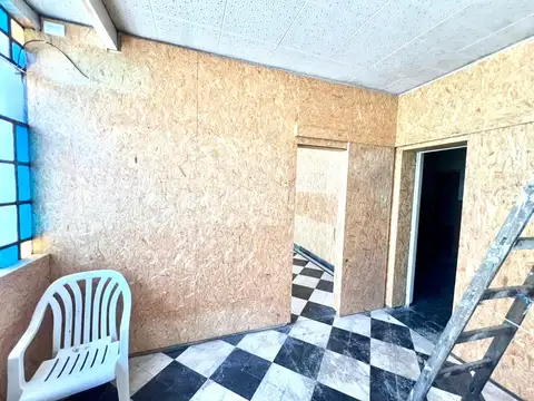 Casa 8 ambientes con 4 baños