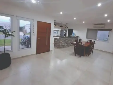 Venta Casa 1 Planta c/Piscina .San Ramón 587, Pilar del Este. Pilar .