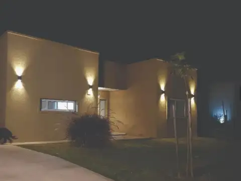 Casa  en Venta ubicado en San Ramón, Pilar del Este, Pilar