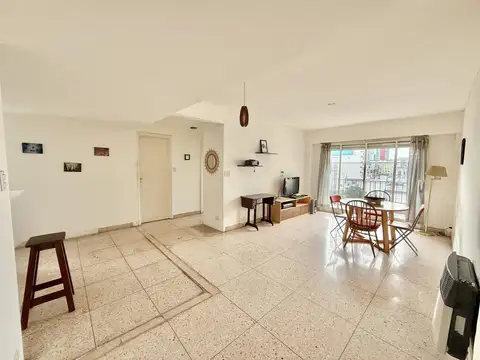 Departamento de 3 ambientes en VENTA en ALMAGRO con baulera 