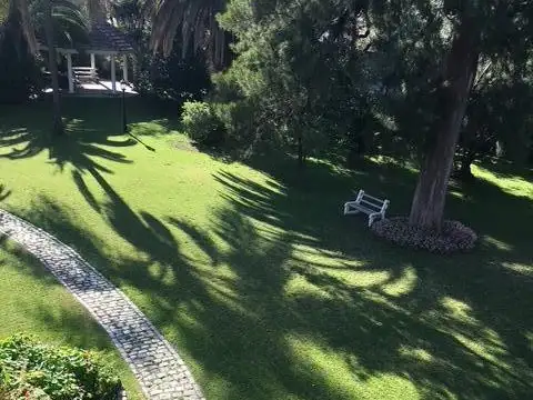 Imponente Casa en lo mejor de Monte Grande sobre lote 5100 M2, R2 apto desarrollo emprendimiento