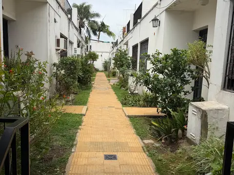 Depto Tipo Casa en Alquiler de 2 dormitorios