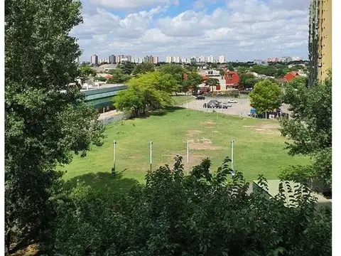 Muy Buen 3 amb, comodo Muy luminoso, cocina separada, bajas expensas, Lugano Edificio 50