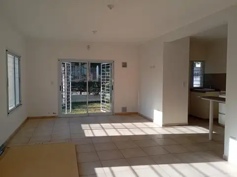 VENTA CASA 2 DORMITORIOS - ARGUELLO