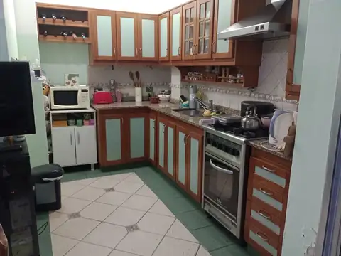 Muy bello ph en  P.B. edificio hermoso APTO PROF.