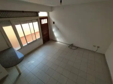 Departamento en Alquiler en Cinco Esquinas, $ 450.000