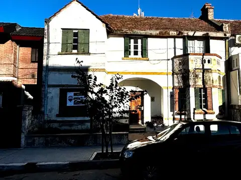 CASA 4 AMBIENTES  VERSALLES ARREGUI 6500